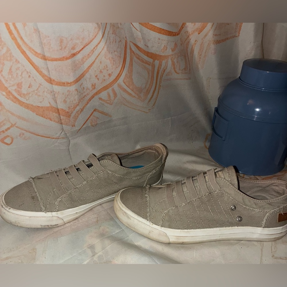 Blowfish Women’s Casual Tan Sneakers - Picture 3 of 7
